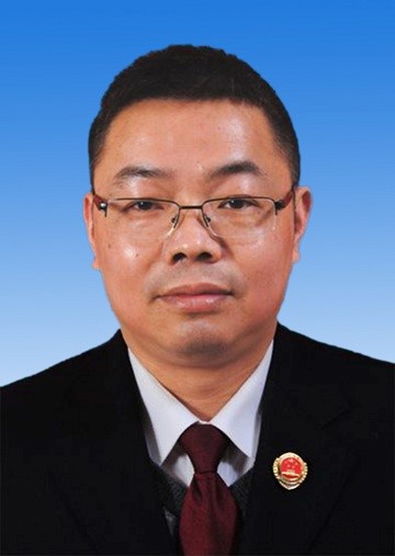 郑伦贵